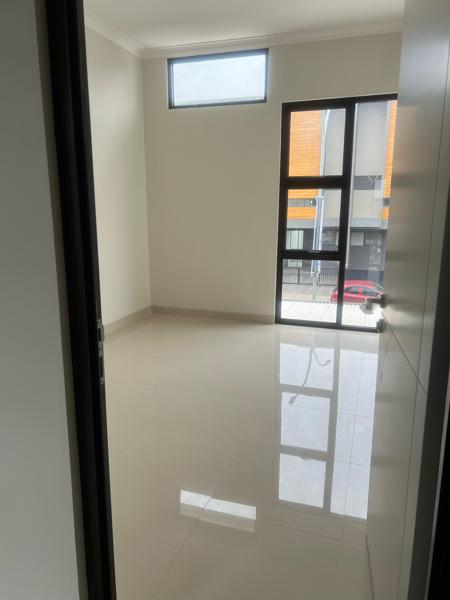 DiJual Rumah 2 Lantai Cluster Cherry Ville Grand Wisata